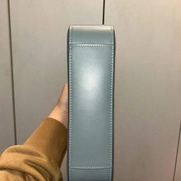 Coach Sage Eliza Shoulder Bag with zipper closure - Picture 7 of 7